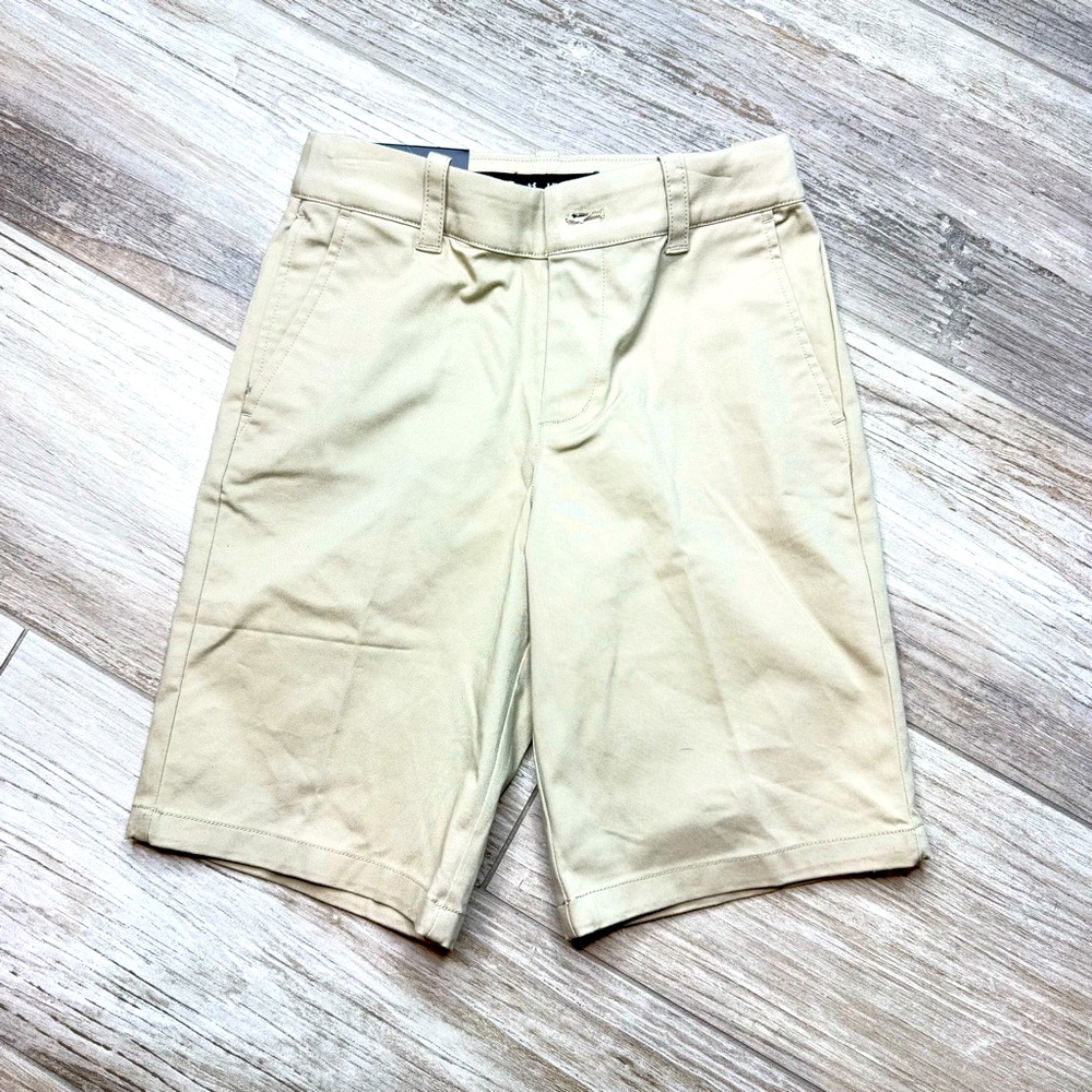 UNDER ARMOR Tan Short Size 8